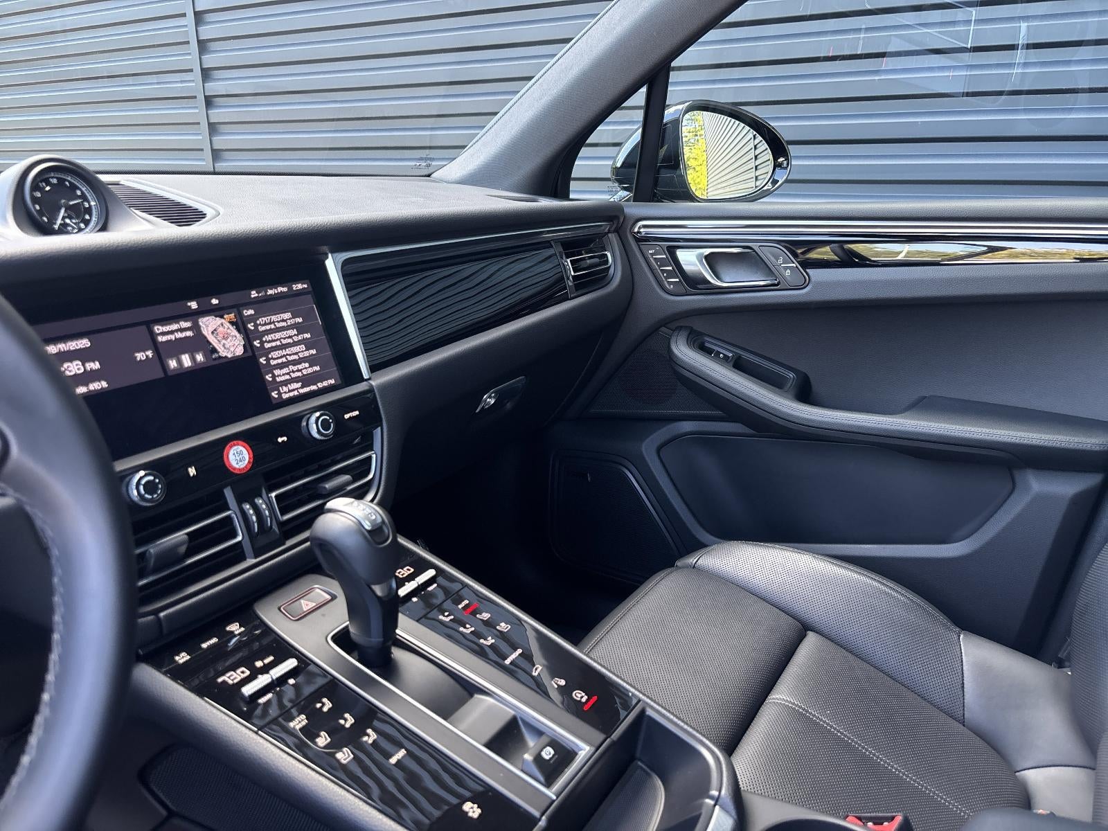 2025 Porsche Macan AWD