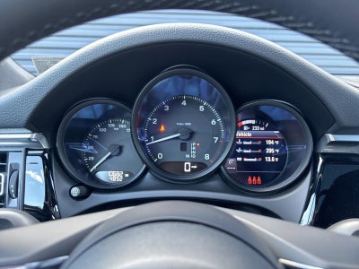 2025 Porsche Macan AWD