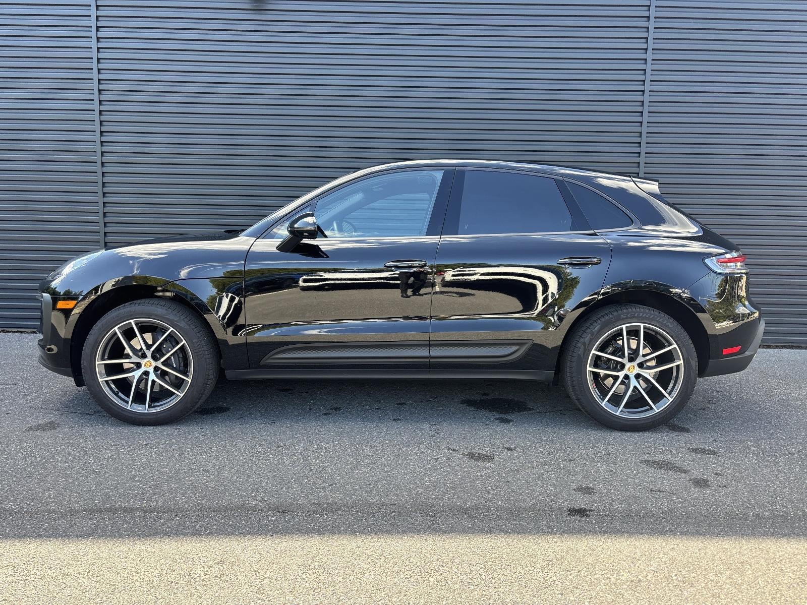 2025 Porsche Macan AWD