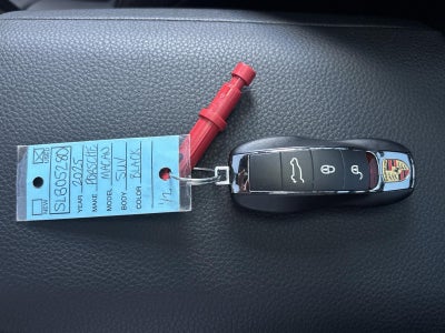 2025 Porsche Macan AWD