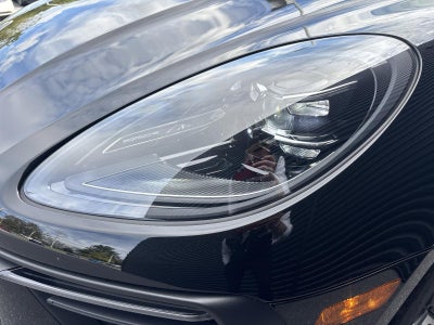 2025 Porsche Macan AWD