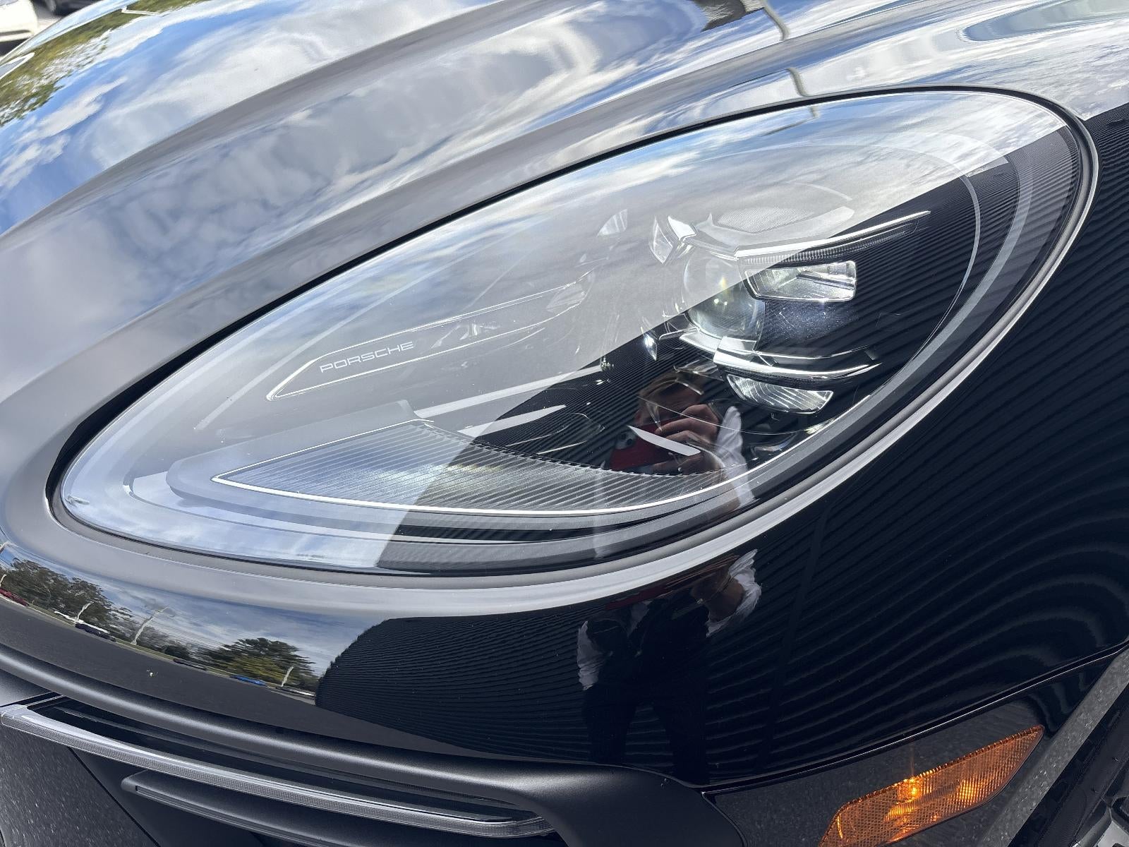 2025 Porsche Macan AWD