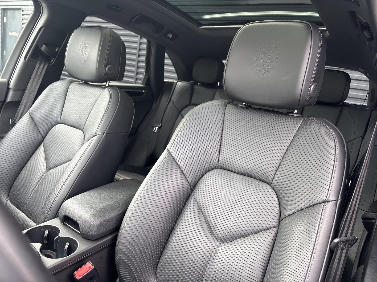 2025 Porsche Macan AWD