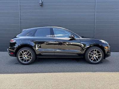 2025 Porsche Macan AWD