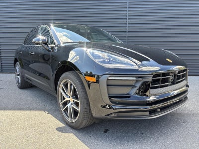 2025 Porsche Macan AWD