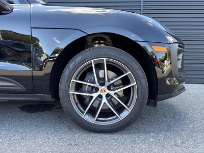 2025 Porsche Macan AWD
