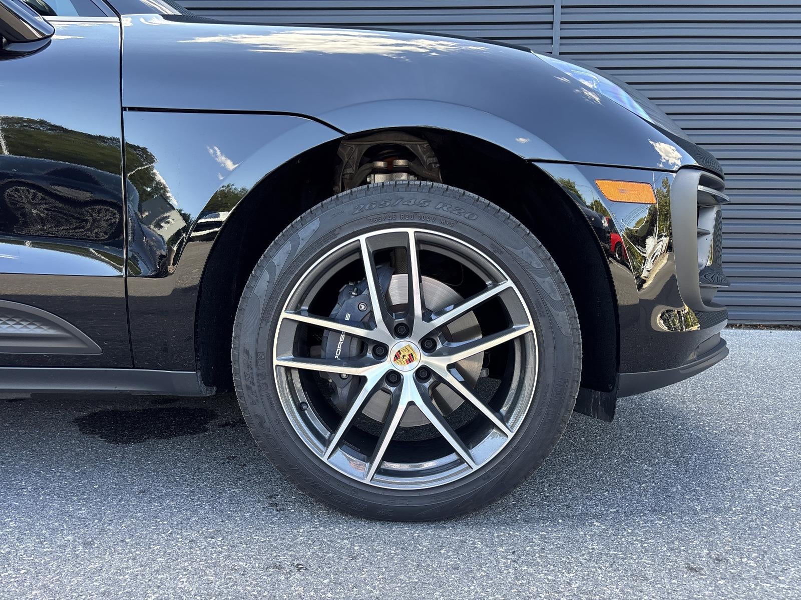 2025 Porsche Macan AWD