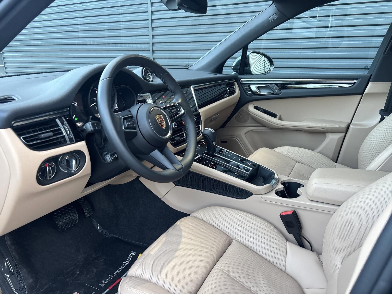 2025 Porsche Macan AWD