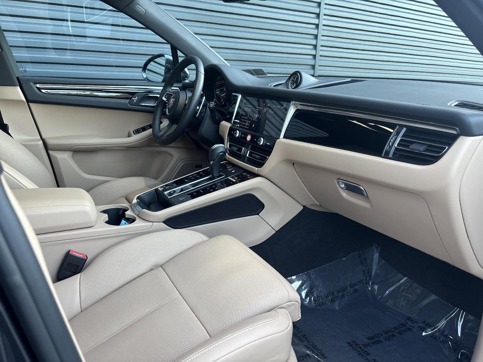 2025 Porsche Macan AWD