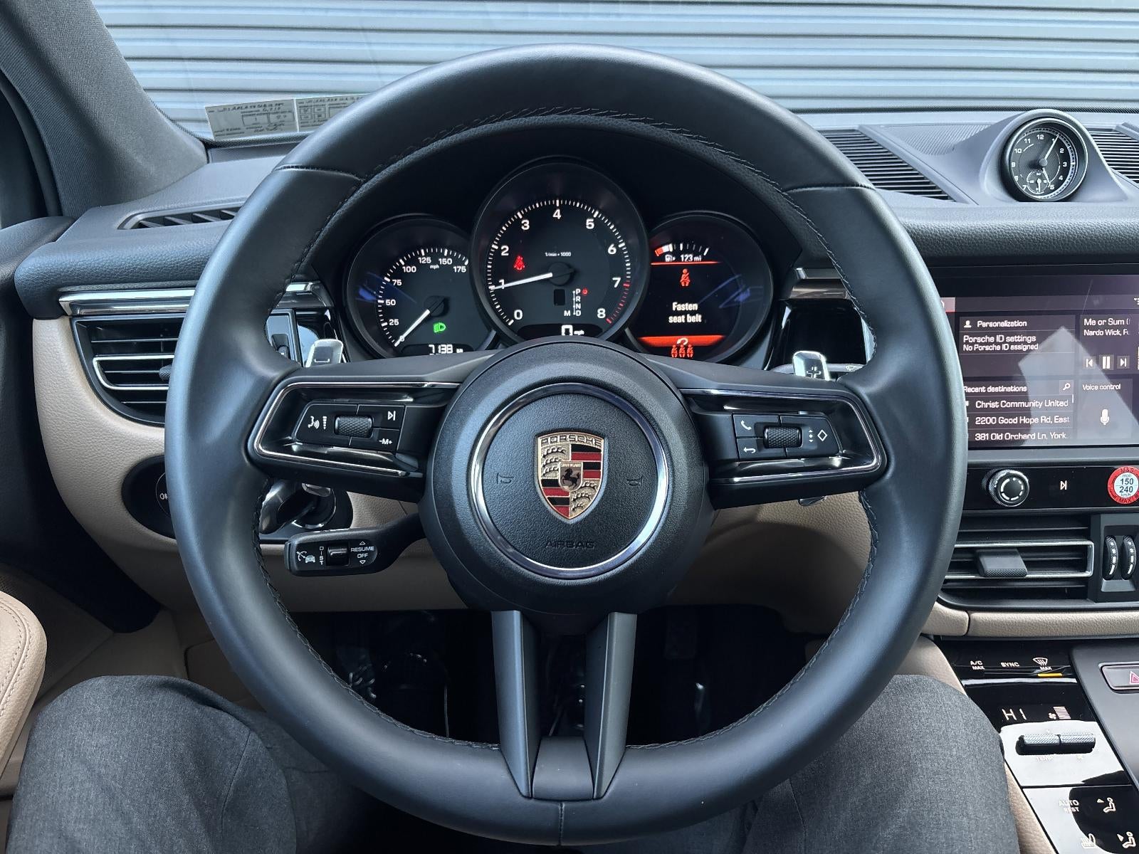 2025 Porsche Macan AWD