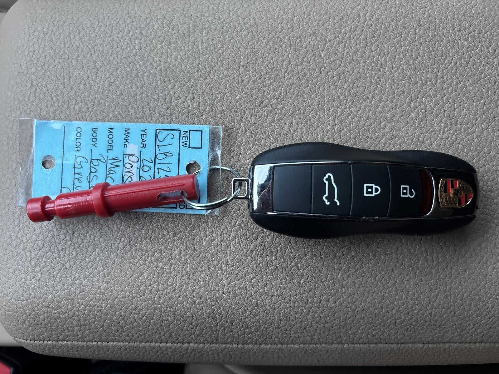 2025 Porsche Macan AWD