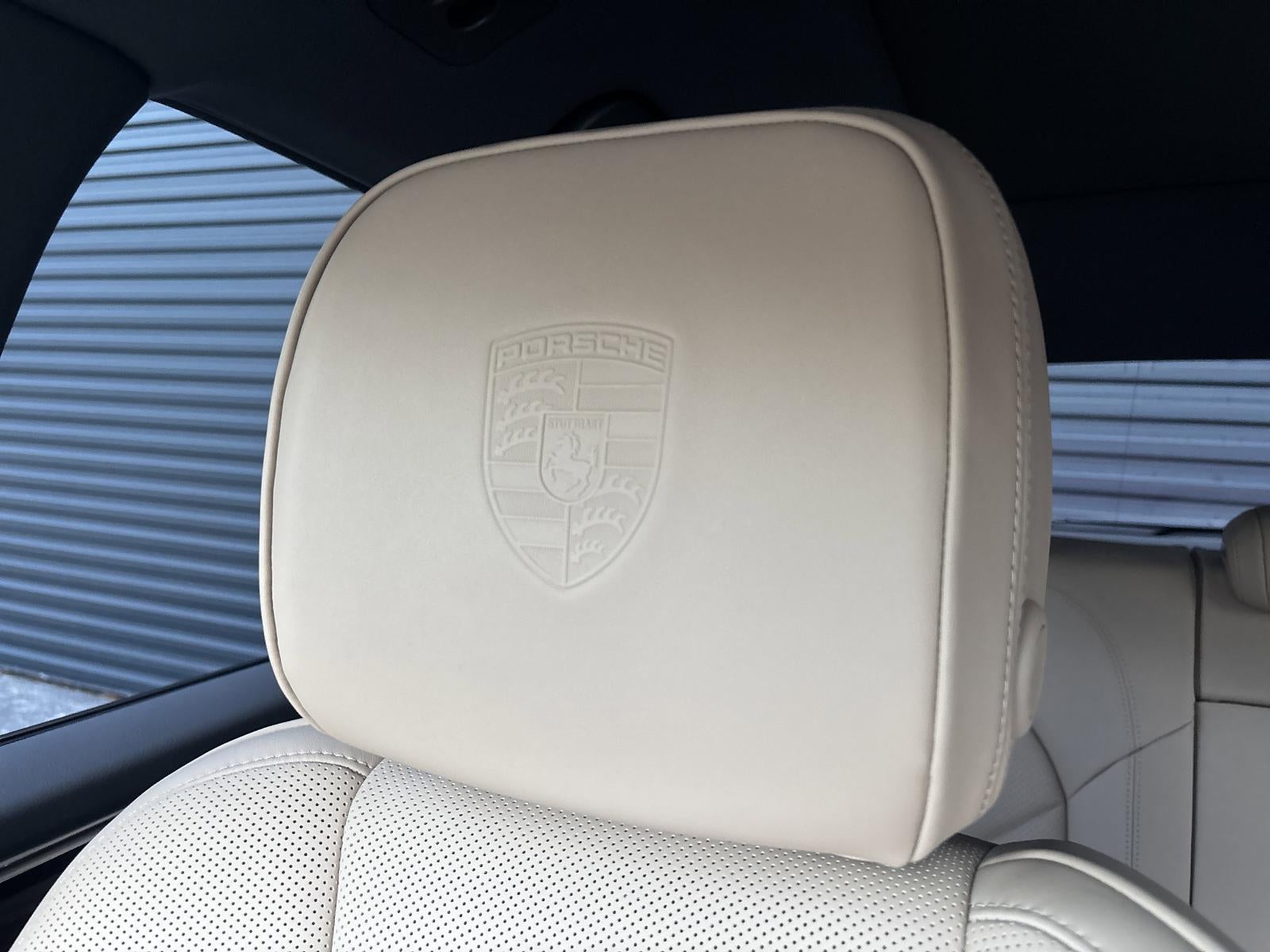 2025 Porsche Macan AWD