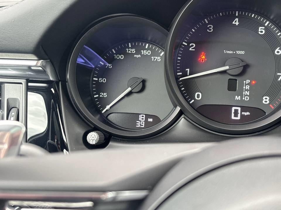 2026 Porsche Macan AWD