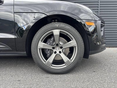 2026 Porsche Macan AWD