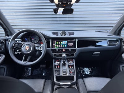 2025 Porsche Macan AWD