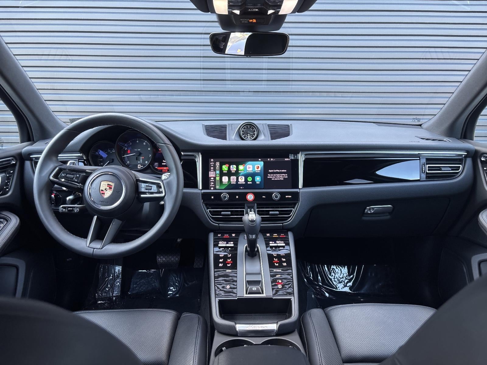 2025 Porsche Macan AWD