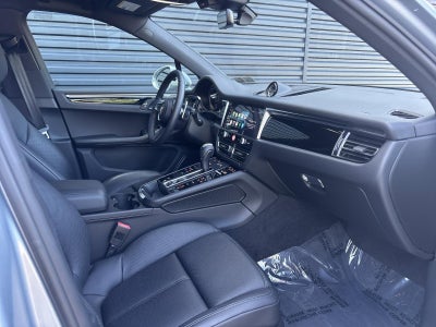 2025 Porsche Macan AWD
