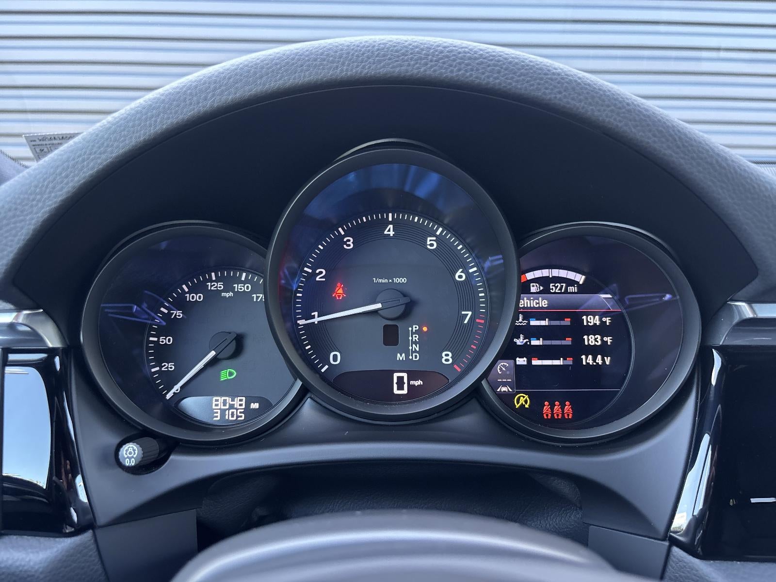 2025 Porsche Macan AWD