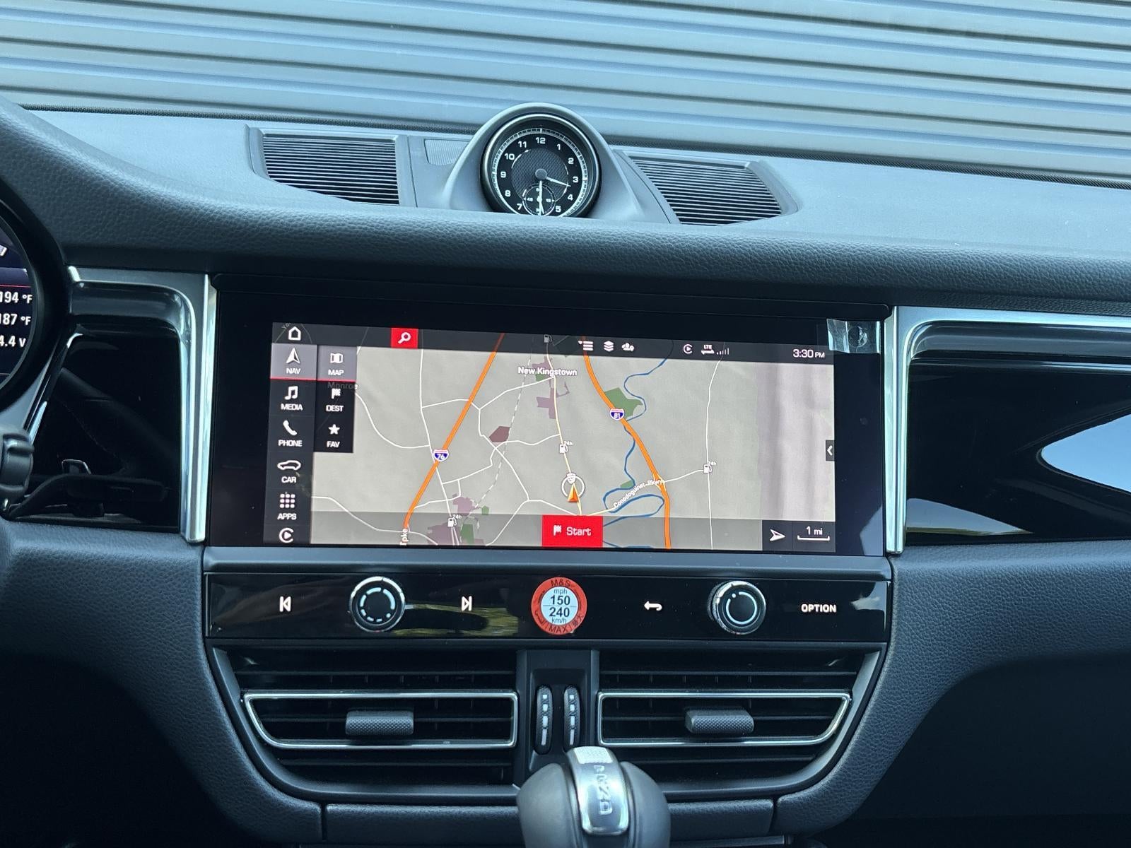 2025 Porsche Macan AWD