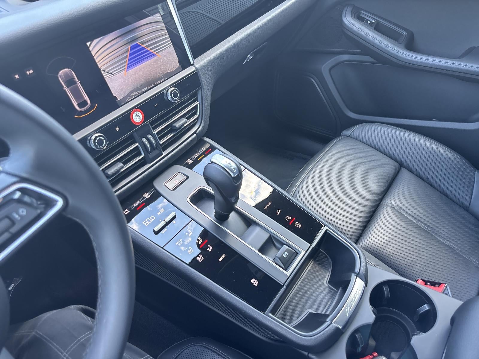 2025 Porsche Macan AWD