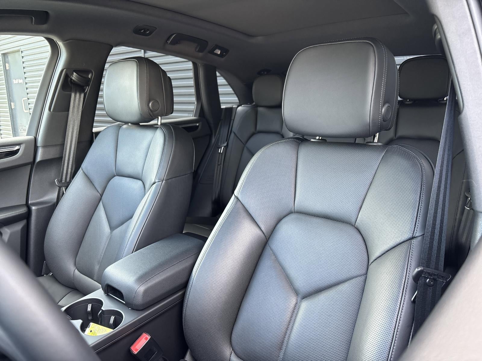 2025 Porsche Macan AWD