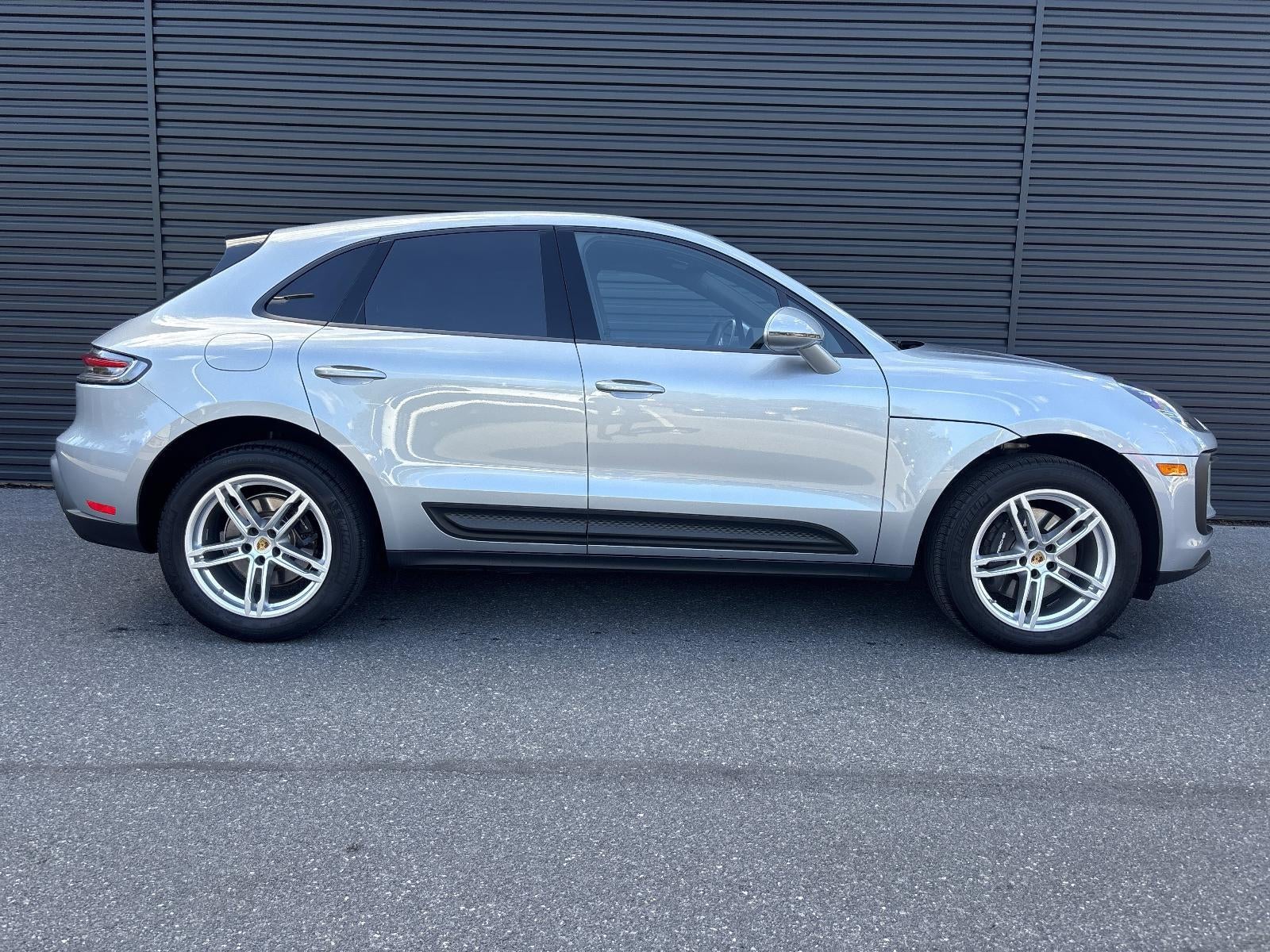 2025 Porsche Macan AWD