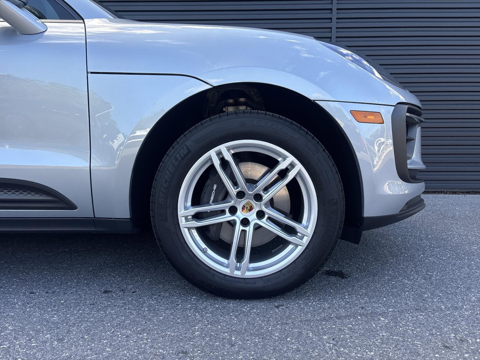 2025 Porsche Macan AWD