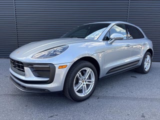 2025 Porsche Macan AWD