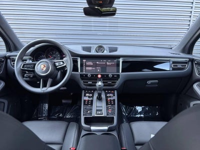 2026 Porsche Macan AWD