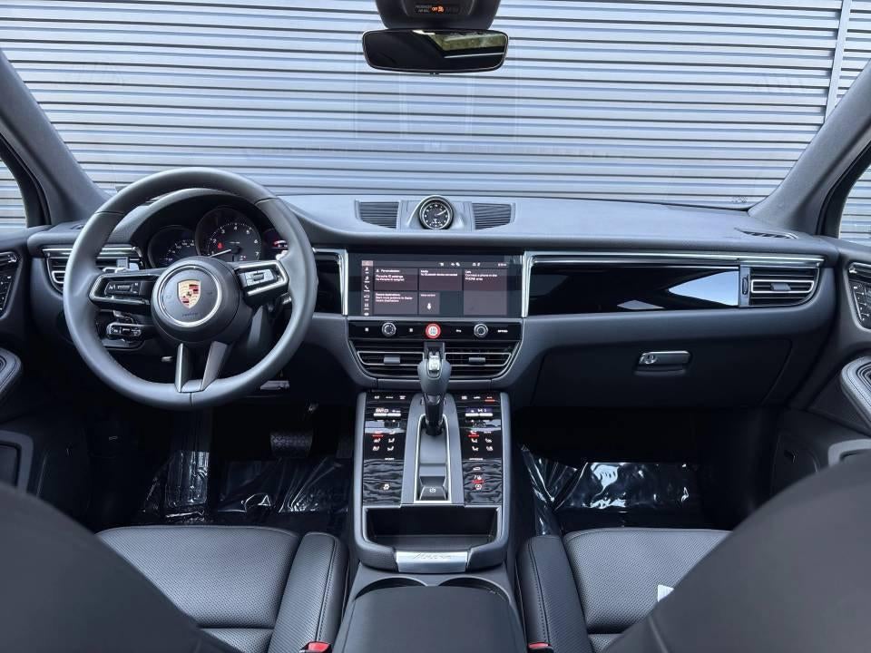 2026 Porsche Macan AWD