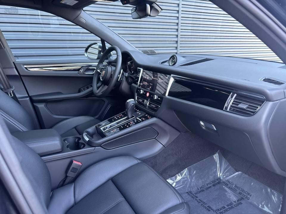 2026 Porsche Macan AWD