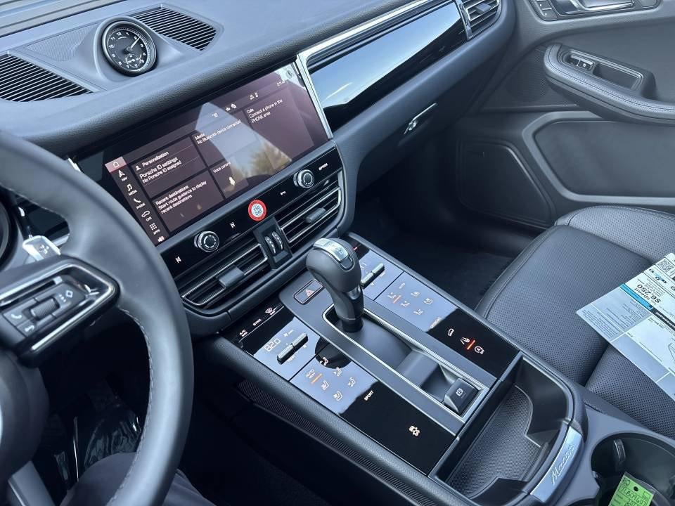 2026 Porsche Macan AWD