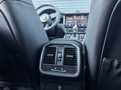 2026 Porsche Macan AWD