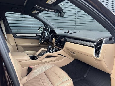 2022 Porsche Cayenne Platinum Edition AWD