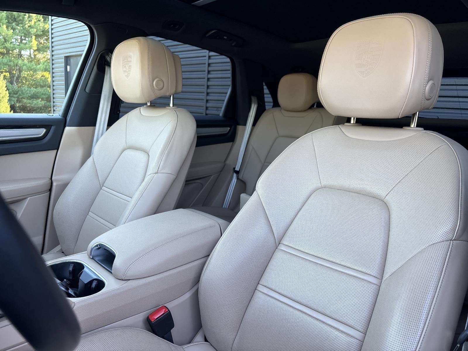 2022 Porsche Cayenne Platinum Edition AWD