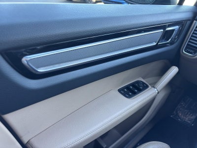 2022 Porsche Cayenne Platinum Edition AWD