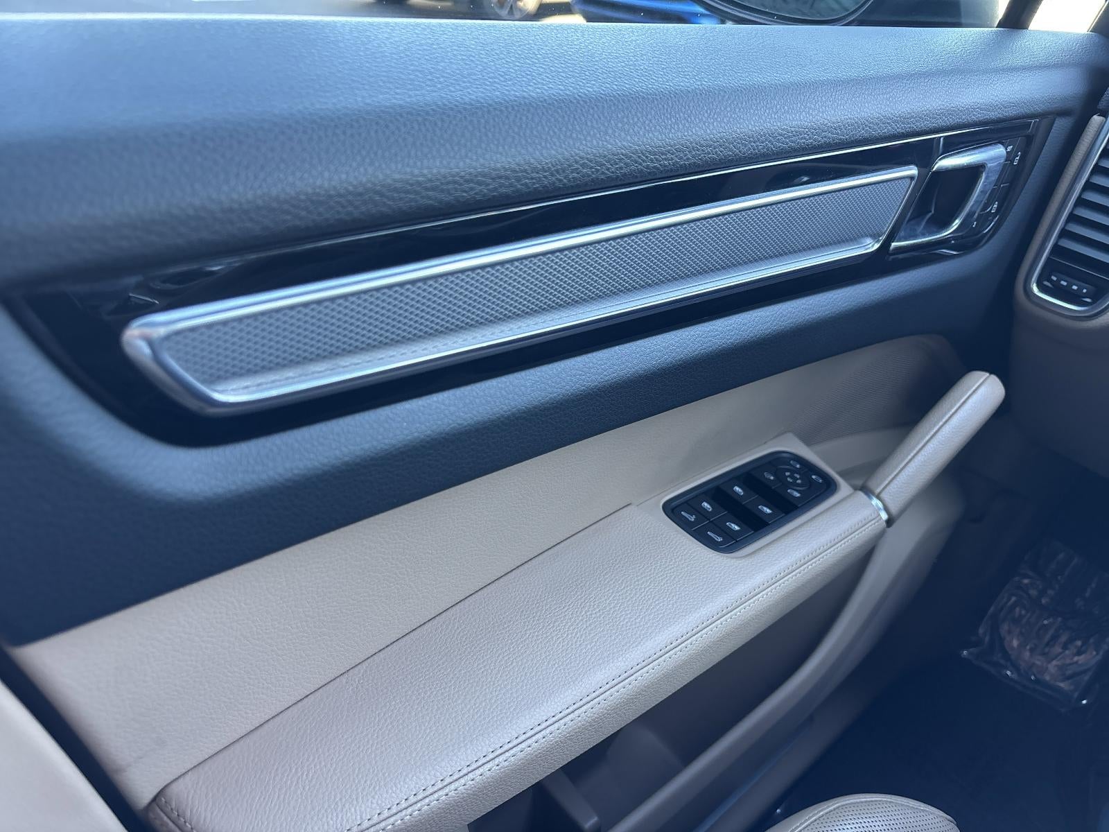 2022 Porsche Cayenne Platinum Edition AWD