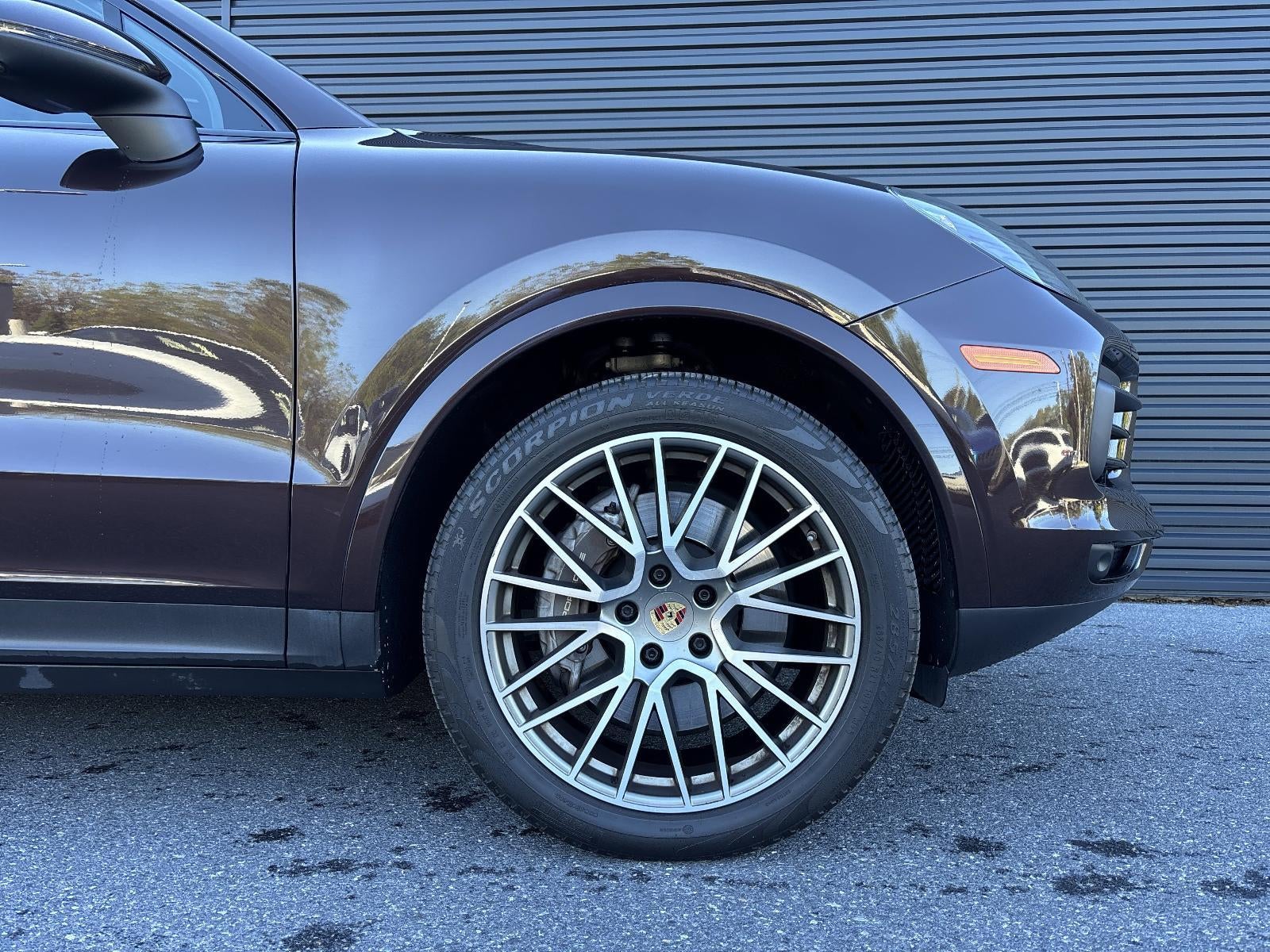 2022 Porsche Cayenne Platinum Edition AWD