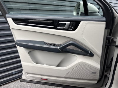2022 Porsche Cayenne AWD