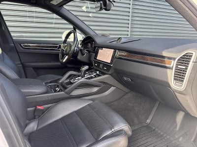 2022 Porsche Cayenne AWD