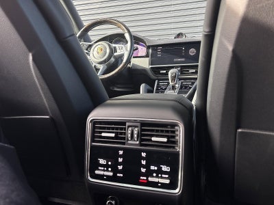 2022 Porsche Cayenne AWD