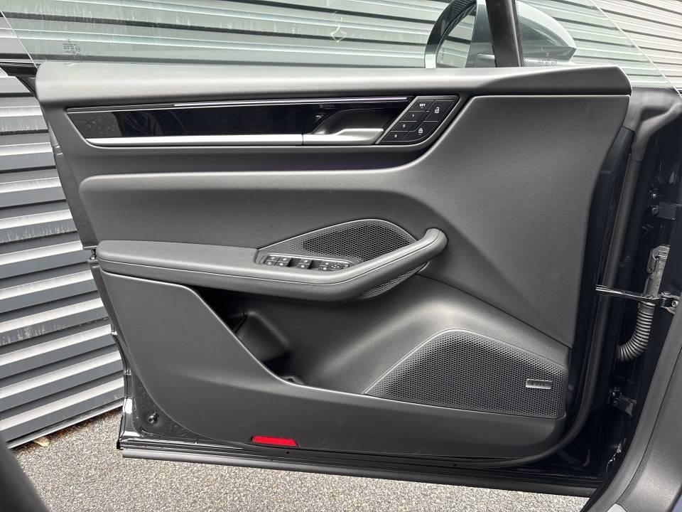 2026 Porsche Macan Electric 4 AWD