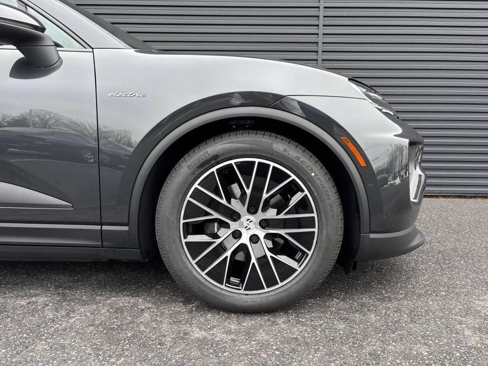 2026 Porsche Macan Electric 4 AWD