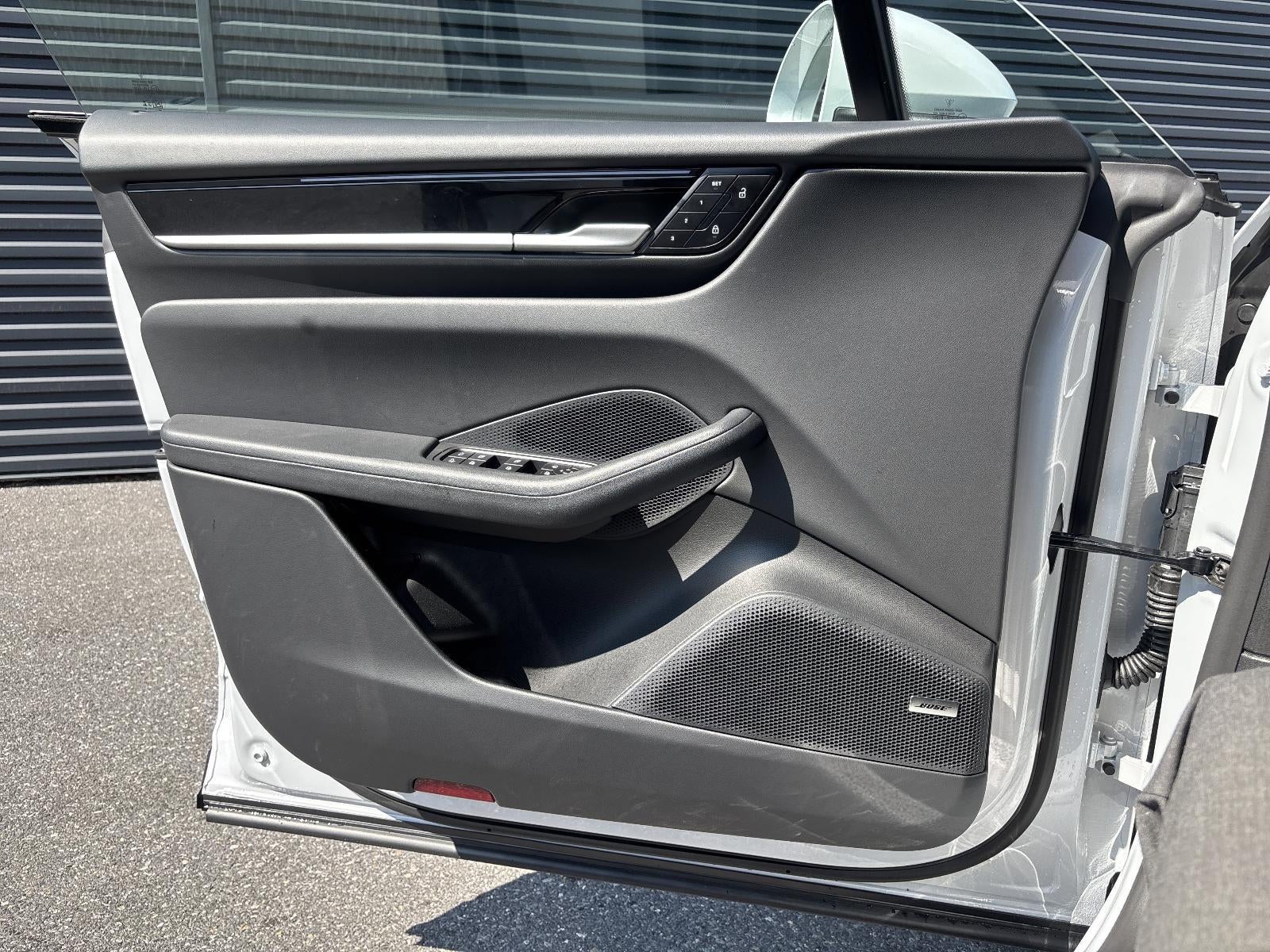 2025 Porsche Macan Electric RWD