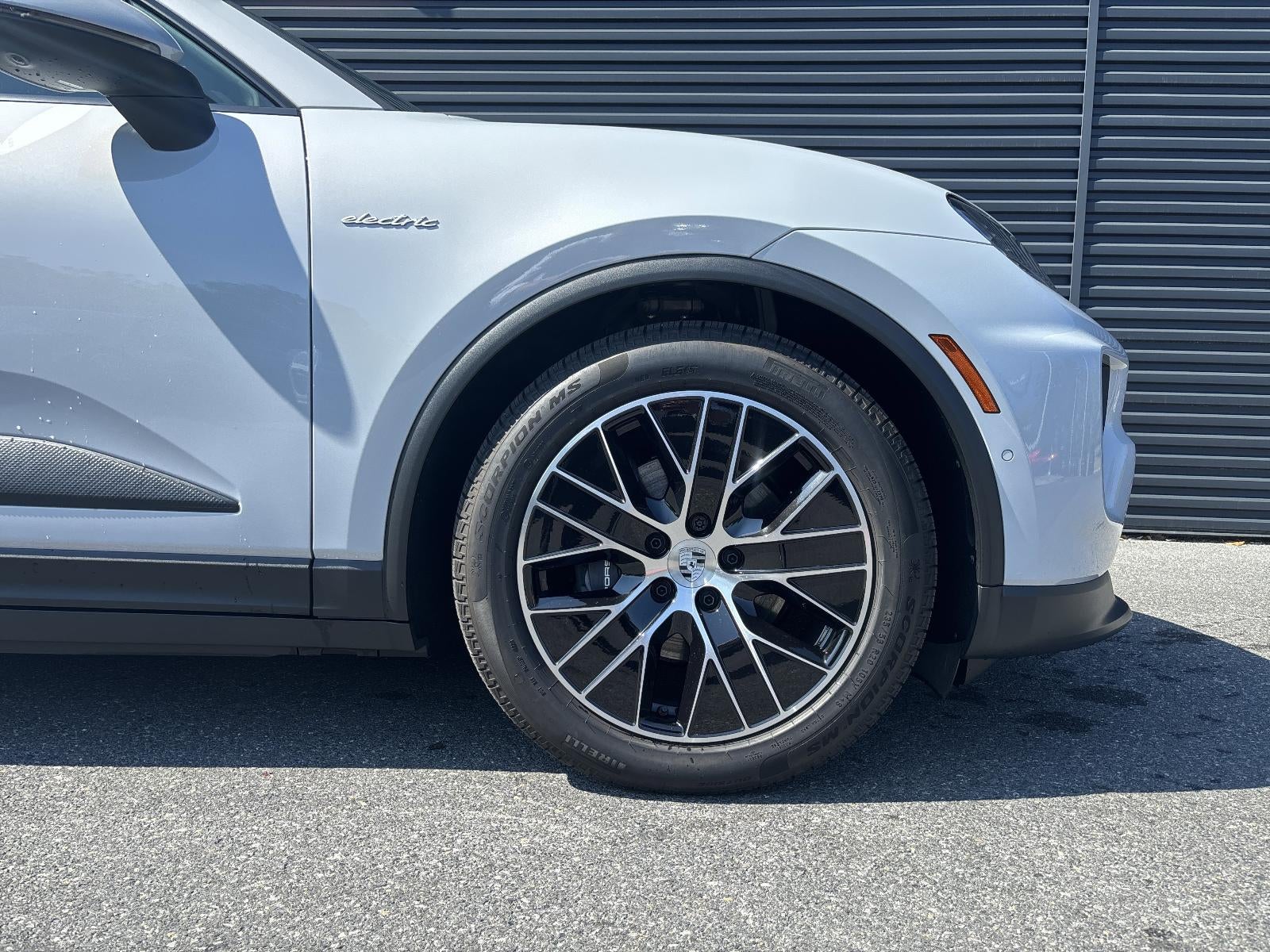 2025 Porsche Macan Electric RWD