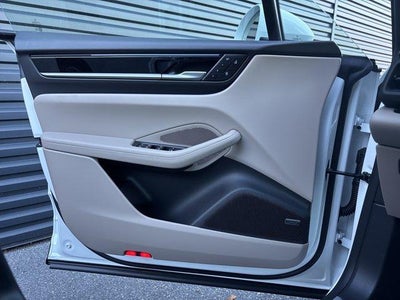 2025 Porsche Macan Electric RWD