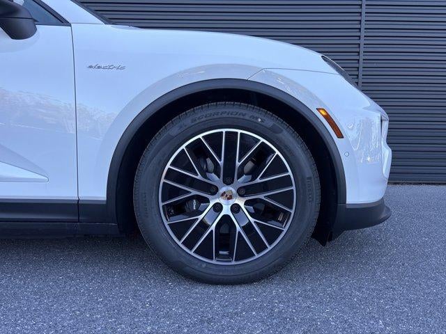 2025 Porsche Macan Electric RWD