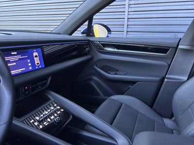 2025 Porsche Macan Electric RWD