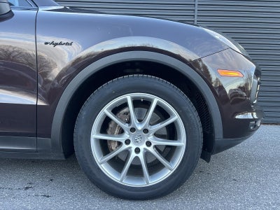 2022 Porsche Cayenne E-Hybrid AWD