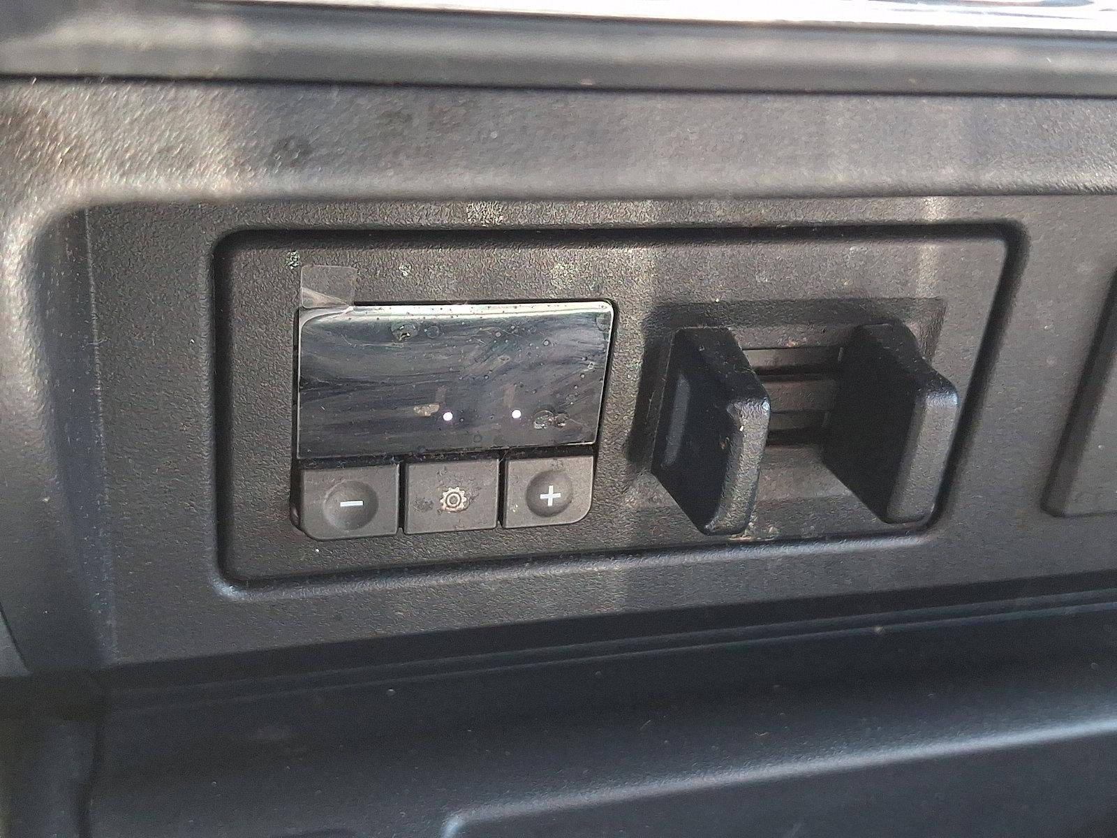 2017 Nissan Titan 4x4 Crew Cab SL